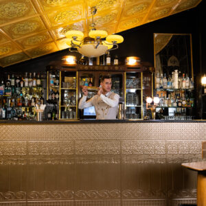 Ville lumiere milano barman